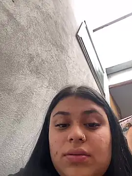 alissonfernandez  online show from June 18, 2026, 7:52 pm