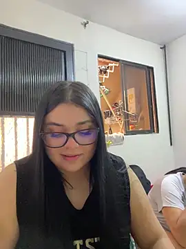 alissonfernandez  online show from June 26, 2026, 7:31 pm
