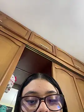 alissonfernandez  online show from October 29, 2025, 2:43 am