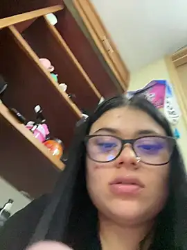 alissonfernandez  online show from February 4, 2026, 1:33 am