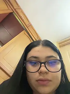 alissonfernandez  online show from February 10, 2026, 11:31 am