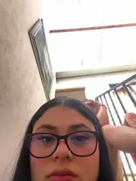 alissonfernandez  online show from May 24, 2026, 6:41 pm