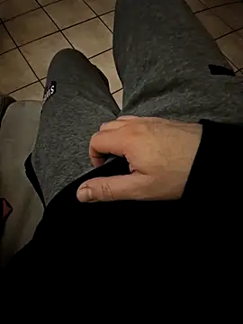 Snapshot of HardWolf2024 chatting on December 15, 2024, 2:41 am HardWolf2024 online show from December 15, 2024, 2:41 am