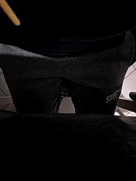 Snapshot of HardWolf2024 chatting on December 21, 2024, 2:19 am HardWolf2024 online show from December 21, 2024, 2:19 am