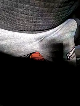 Snapshot of HardWolf2024 chatting on December 17, 2024, 8:54 pm HardWolf2024 online show from December 17, 2024, 8:54 pm