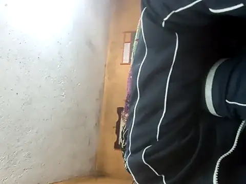 GaMeCrAc1 online show from December 9, 2024, 2:17 pm