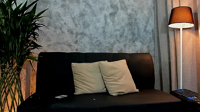 boyc022  online show from October 18, 2025, 2:24 am