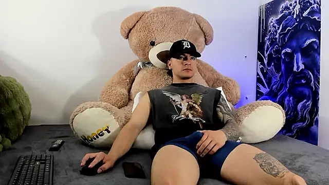 boyc022  online show from January 14, 2026, 3:26 pm