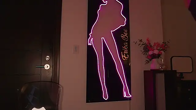 LunaMystyque online show from October 4, 2025, 8:10 pm