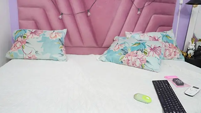 hornybarelylegalgirl online show from June 27, 2026, 12:22 pm