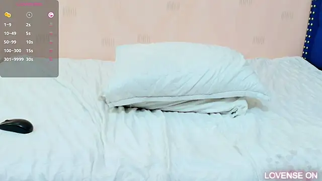 hornybarelylegalgirl online show from March 18, 2025, 3:33 pm