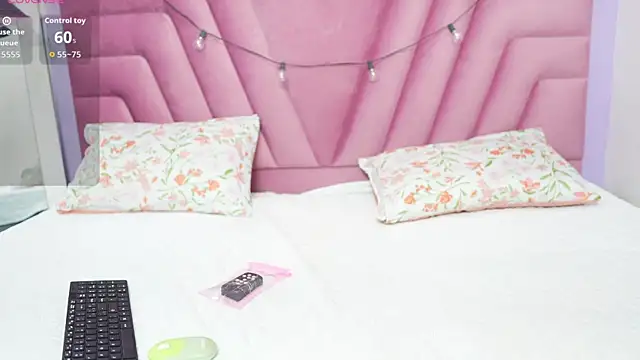 hornybarelylegalgirl online show from July 16, 2026, 12:02 pm