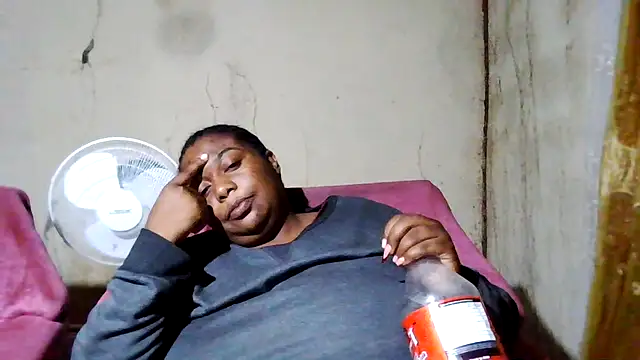 bustyboobs6 online show from September 12, 2025, 7:57 pm