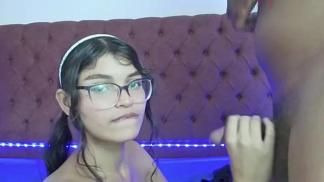 smiths couple online show from March 18, 2025, 2:06 pm