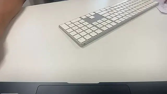 awesome anna online show from November 18, 2025, 9:56 am