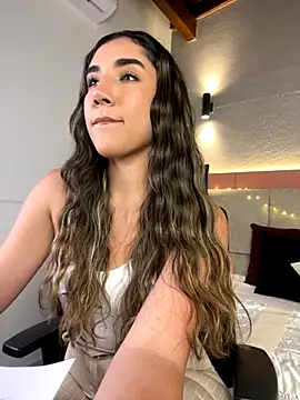 AniiRose online show from November 3, 2025, 11:41 pm