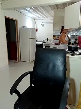 Stylevoluptuousvycky online show from October 1, 2025, 6:34 pm