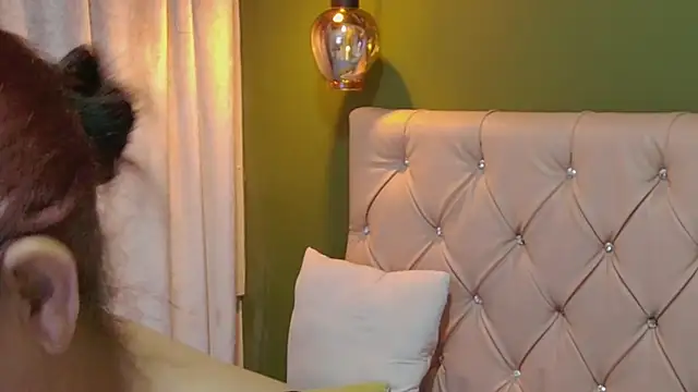 renata milf  online show from September 21, 2025, 11:59 am