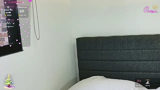 cutehanna1 online show from December 14, 2025, 6:57 pm