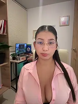 licky lu online show from May 3, 2026, 1:44 am
