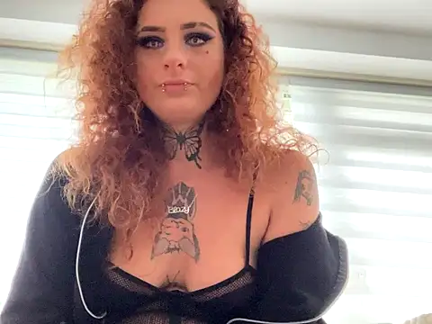 BlazyKitsune- online show from October 3, 2025, 12:50 pm