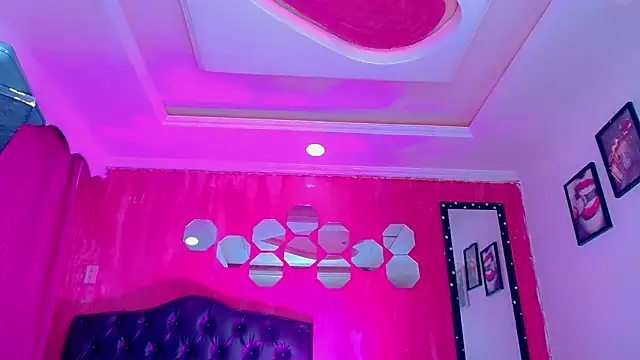 TiffanyMackensyy online show from February 26, 2026, 1:16 am