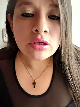 Snapshot of Neve_Collins chatting on January 13, 2026, 4:33 pm Neve Collins online show from January 13, 2026, 4:33 pm