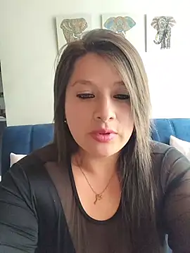 Snapshot of Neve_Collins chatting on February 18, 2026, 2:35 pm Neve Collins online show from February 18, 2026, 2:35 pm