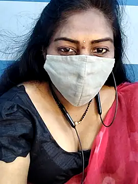 RomeoJuliet345 online show from August 5, 2026, 4:45 pm