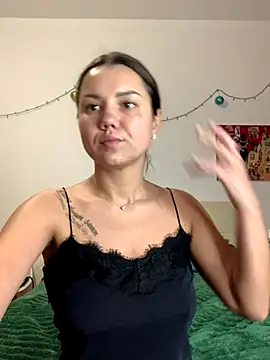 MiraMiss online show from December 22, 2025, 7:52 am