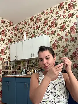 MiraMiss online show from May 8, 2026, 9:35 am