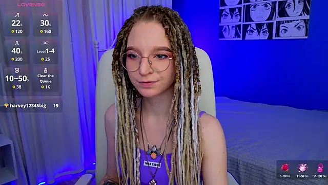 VioletShine online show from March 6, 2025, 2:40 pm