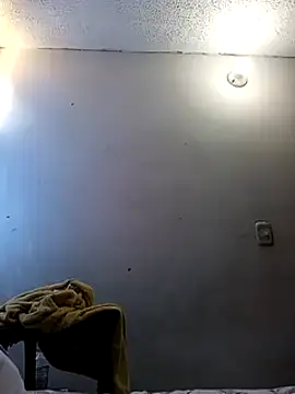 Queenjenn   online show from February 5, 2025, 3:52 pm