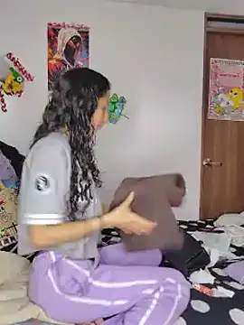 Queenjenn   online show from May 29, 2026, 7:42 pm
