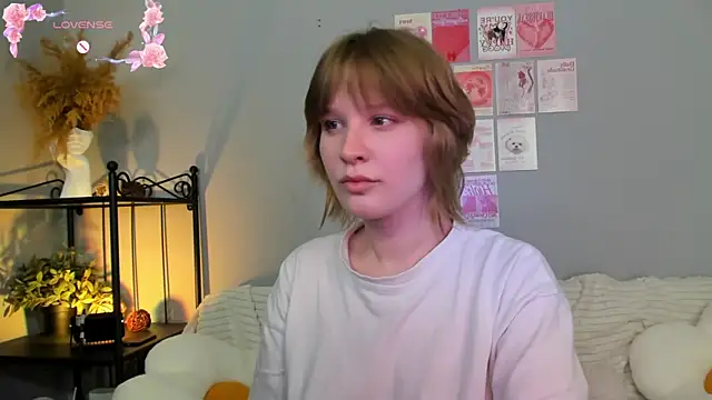 EvaStevs online show from March 9, 2025, 3:54 am