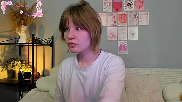 EvaStevs online show from March 9, 2025, 12:09 pm