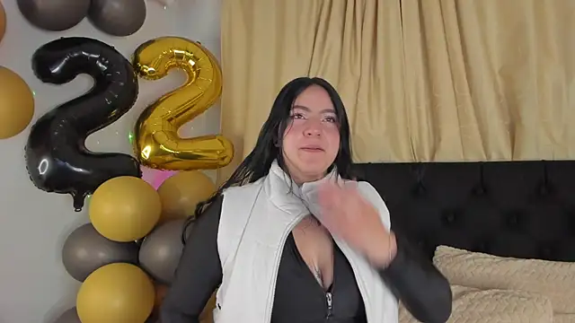 jenifer  power10 online show from October 4, 2025, 10:44 pm