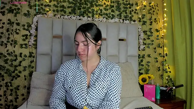 jenifer  power10 online show from March 8, 2025, 1:14 pm