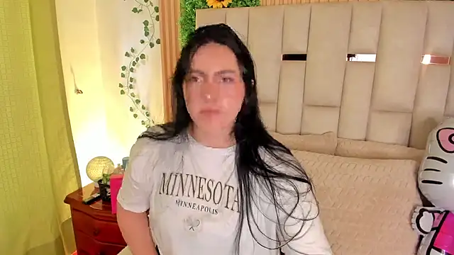 jenifer  power10 online show from October 8, 2025, 8:09 pm