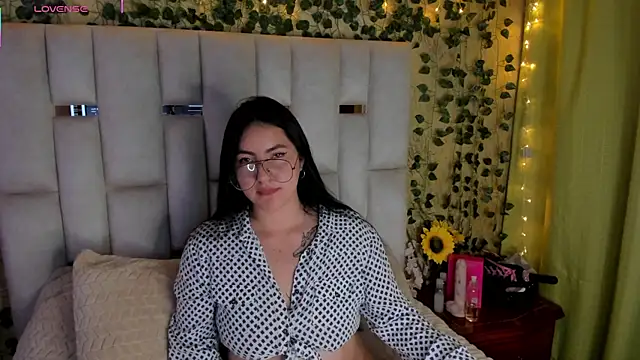 jenifer  power10 online show from March 21, 2025, 2:29 pm