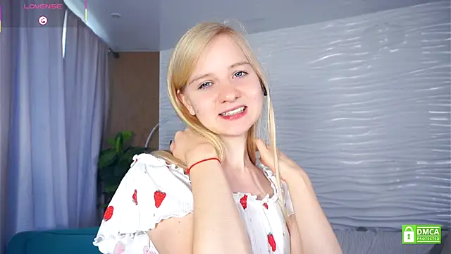 OdelinaFicken online show from September 9, 2025, 6:34 am