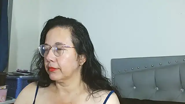 maturepriscila online show from June 19, 2026, 1:06 pm