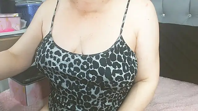 maturepriscila online show from July 24, 2026, 1:29 pm