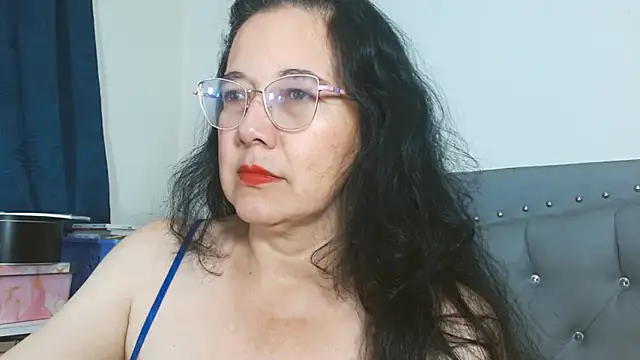 maturepriscila online show from April 29, 2026, 6:58 pm
