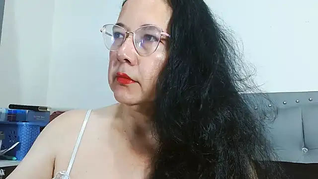 maturepriscila online show from June 5, 2026, 12:33 pm