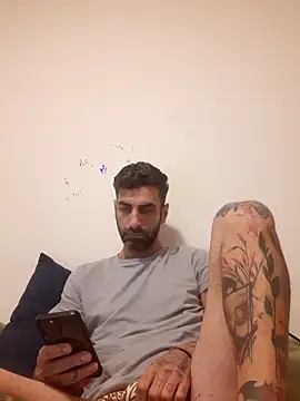 Snapshot of Italian69am chatting on November 4, 2025, 7:23 am Italian69am online show from November 4, 2025, 7:23 am