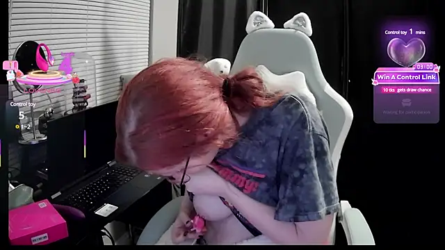 LilyFoxxx online show from February 28, 2025, 4:21 am