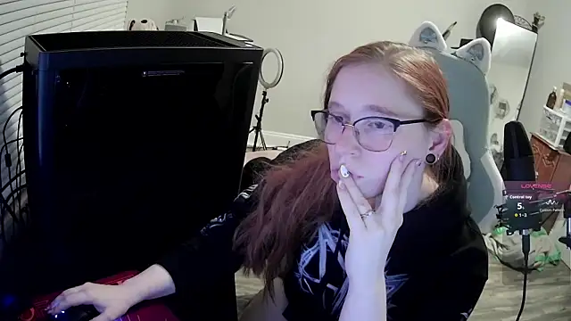 LilyFoxxx online show from October 17, 2025, 3:10 am