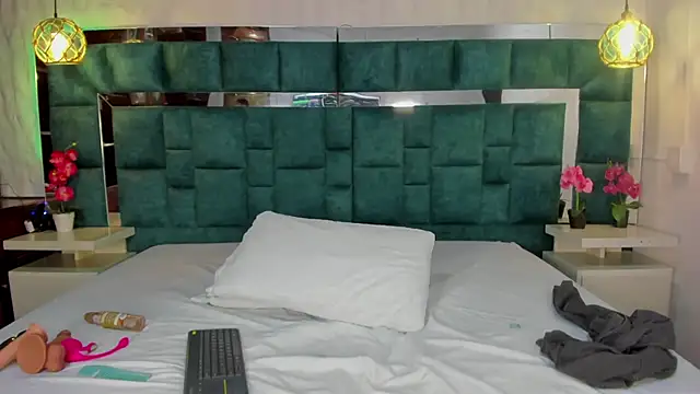 valtira nova online show from September 25, 2025, 7:20 pm