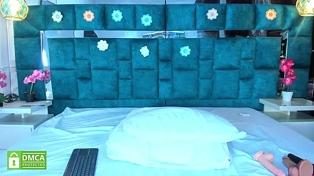 valtira nova online show from January 7, 2026, 7:19 pm